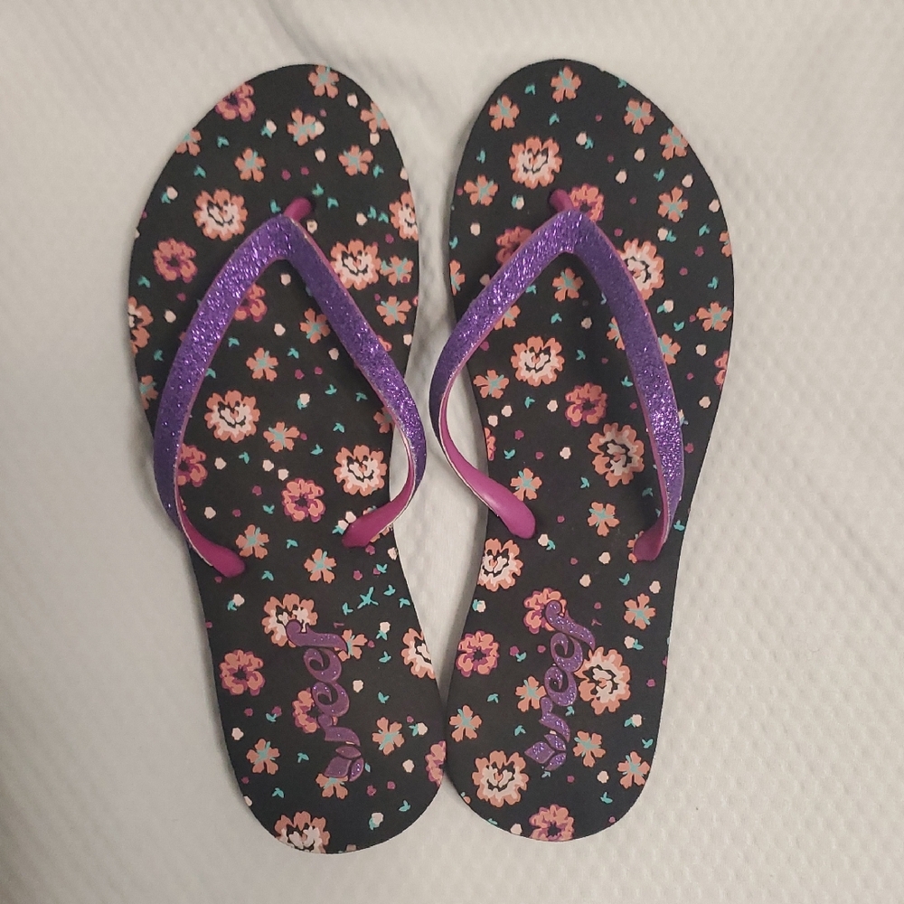 NEW Reef Sandals/Flipflops - (6-7)